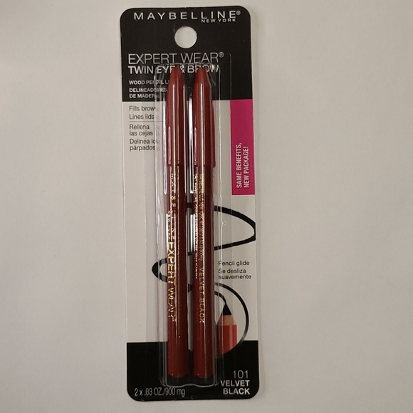 Makeup bundle - Picture 5 of 6